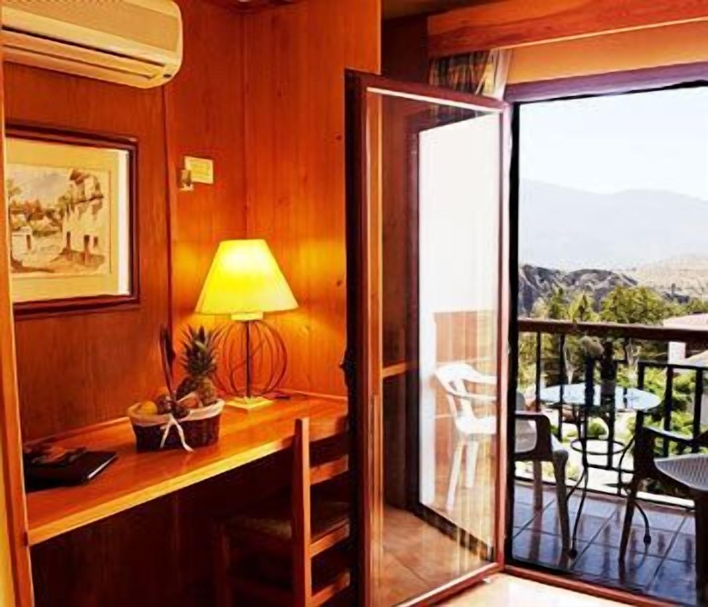 Hotel Alcadima Lanjarón Екстериор снимка