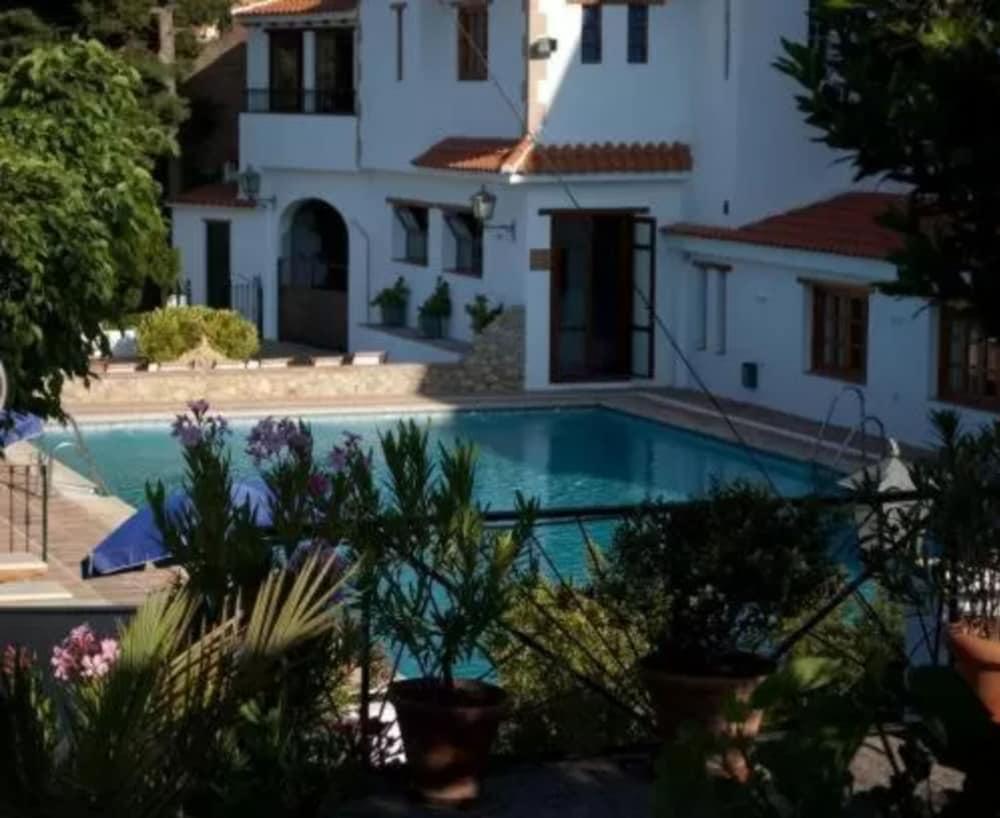Hotel Alcadima Lanjarón Екстериор снимка
