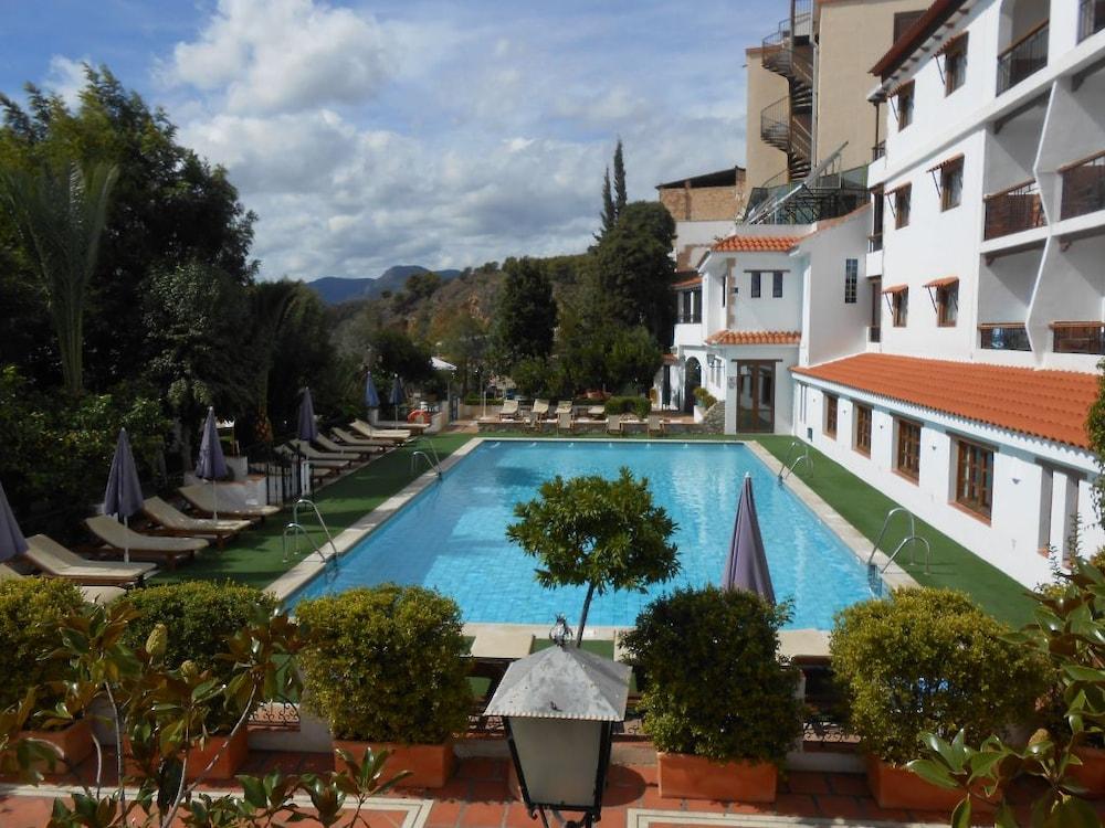 Hotel Alcadima Lanjarón Екстериор снимка